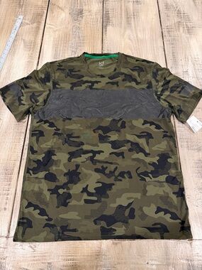 Ideology Men's Olive Green Camo Short Sleeve Tee